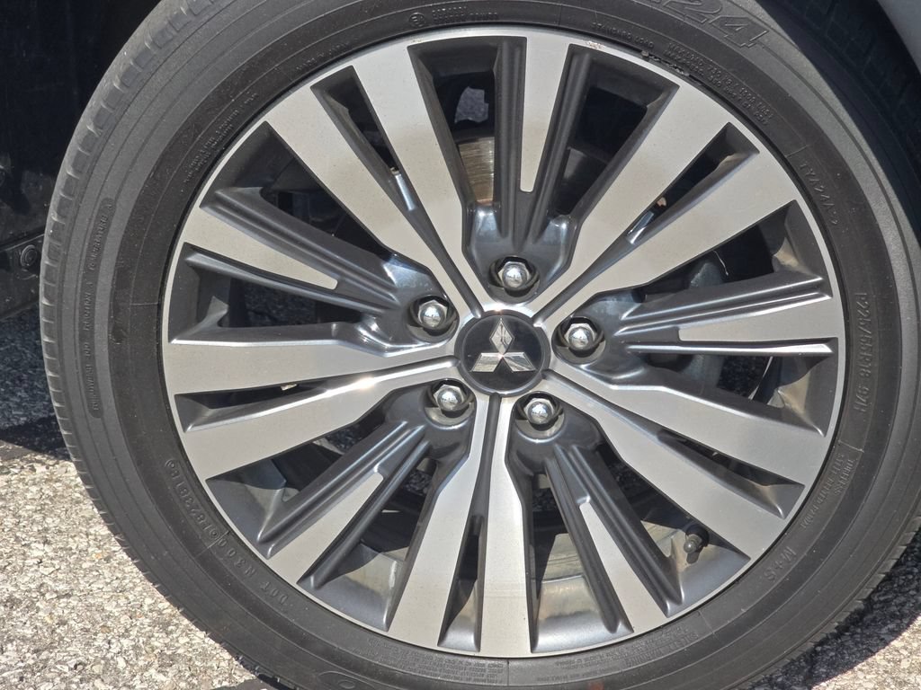 Used 2019 Mitsubishi Outlander AWD image 7
