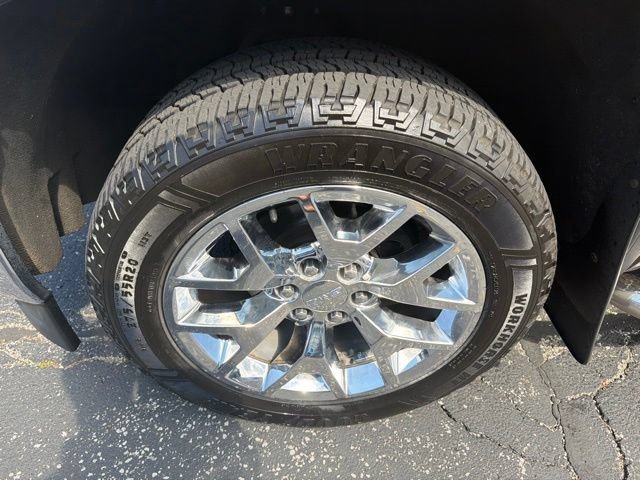 Used 2015 GMC Sierra 1500 SLT w/ SLT Preferred Package AWD/4WD image 10