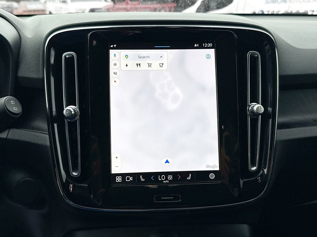 Used 2023 Volvo XC40 Recharge Plus image 14