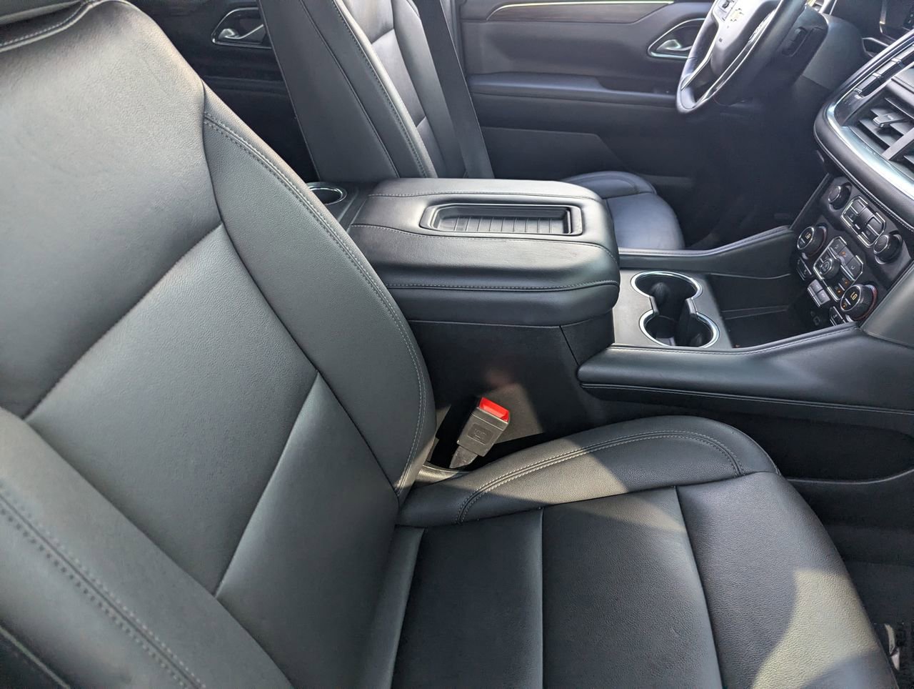 Used 2022 Chevrolet Tahoe LT w/ Luxury Package AWD/4WD image 11