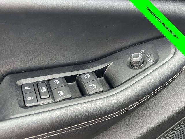 Used 2023 Jeep Grand Cherokee Altitude AWD/4WD image 11