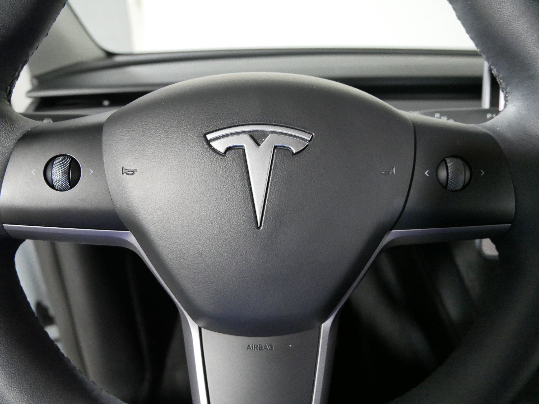 Used 2023 Tesla Model Y Long Range AWD/4WD image 25