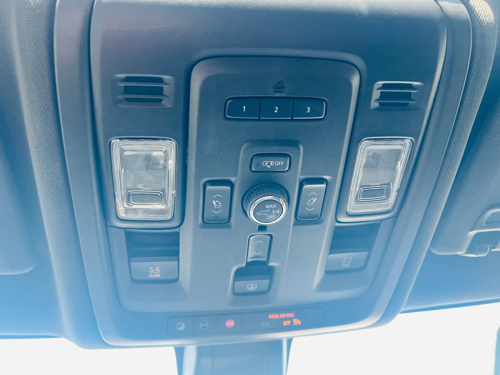 Used 2021 GMC Yukon SLT w/ SLT Premium Package image 29