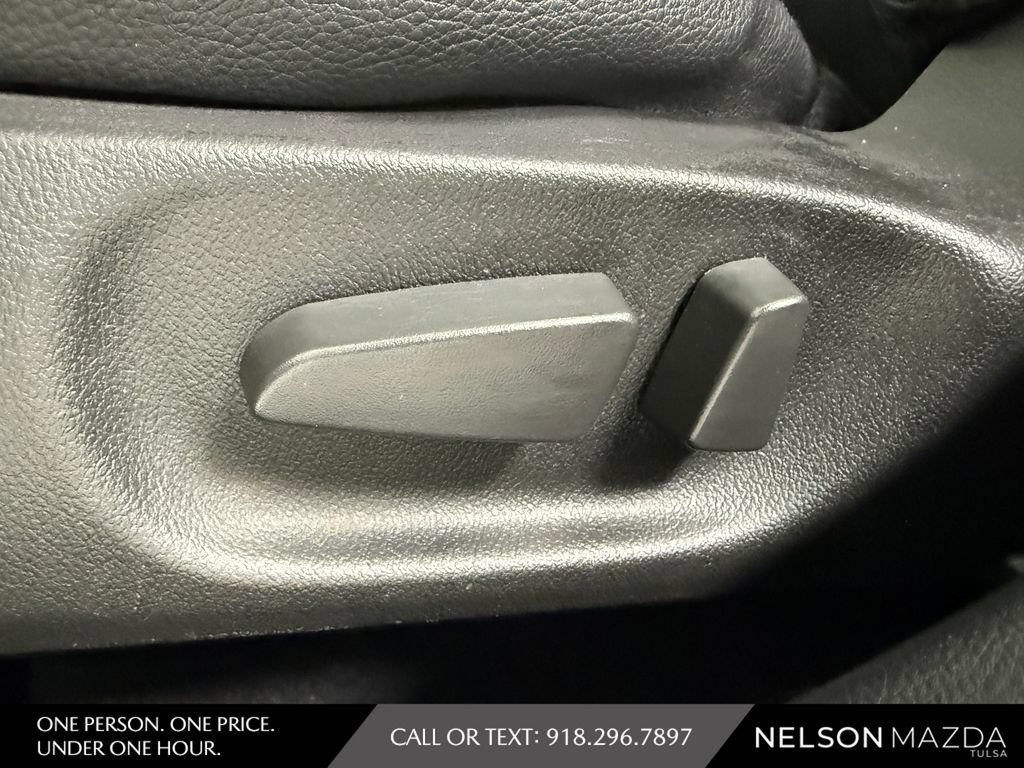 Used 2013 MAZDA MAZDA3 i Grand Touring w/ Tech Pkg FWD image 21
