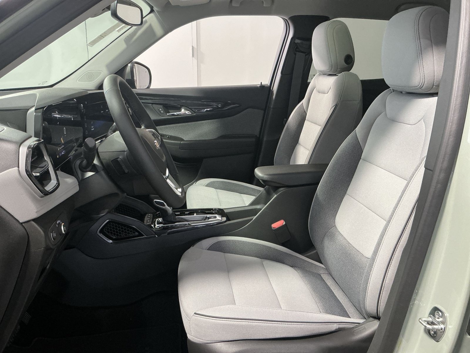 New 2026 Chevrolet TrailBlazer LT w/ Convenience Package AWD/4WD image 14