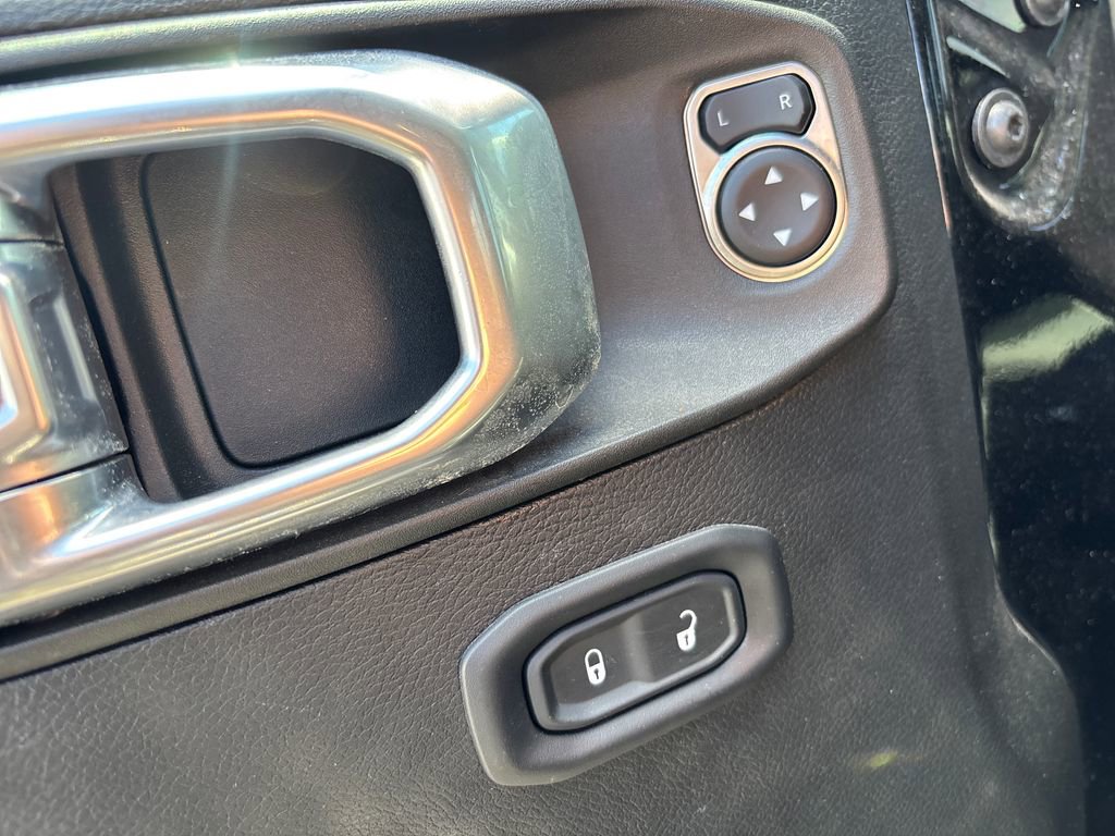 Used 2022 Jeep Gladiator Sport AWD/4WD image 13