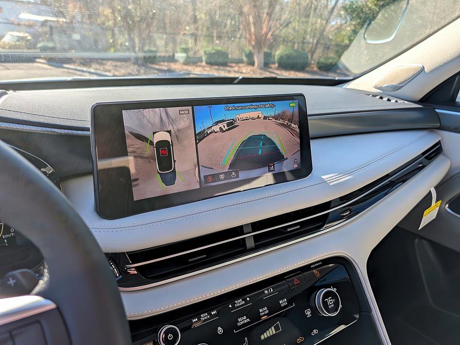 New 2026 INFINITI QX60 Luxe w/ Family Package image 15