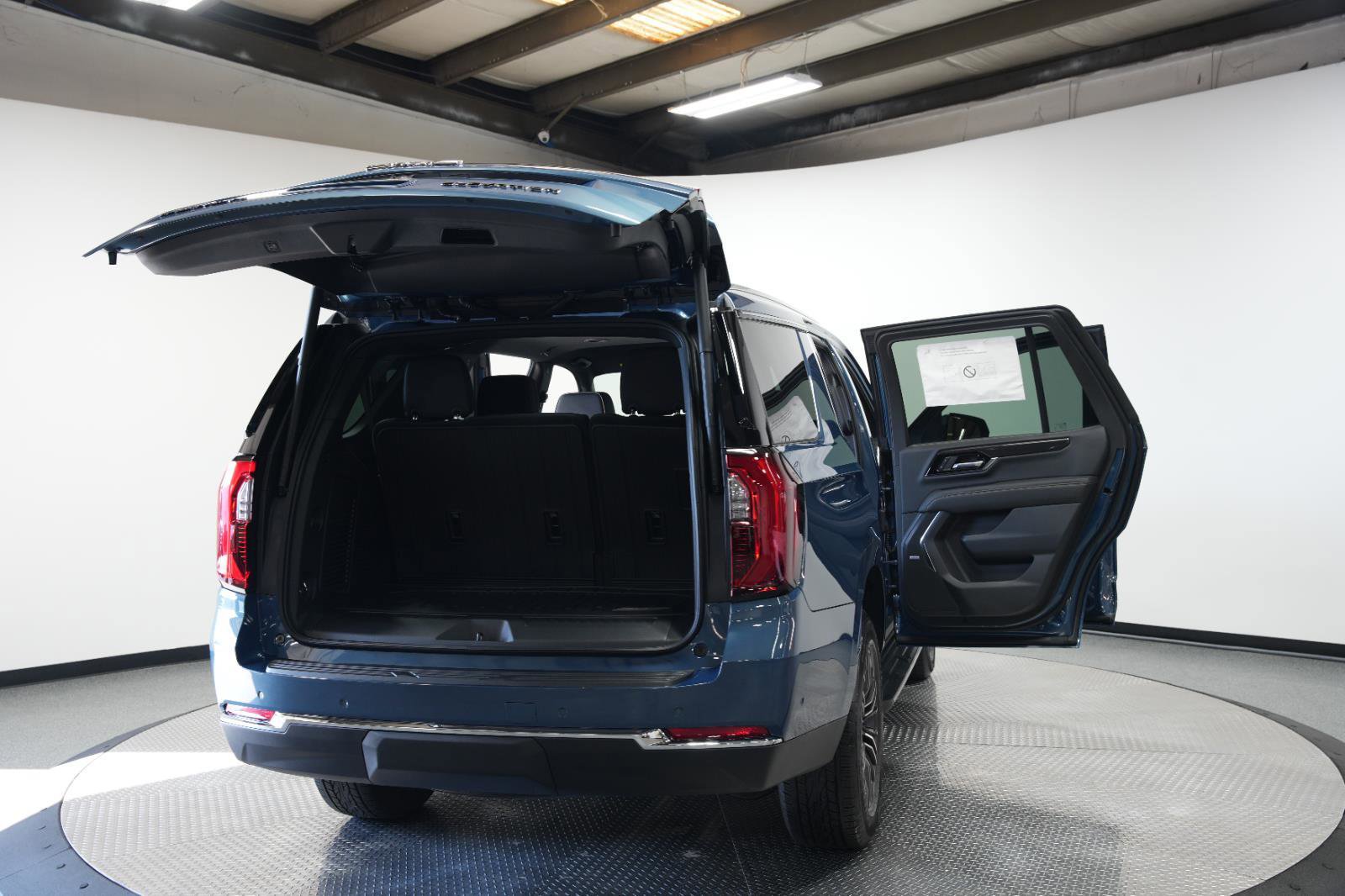 New 2026 GMC Yukon Elevation image 10