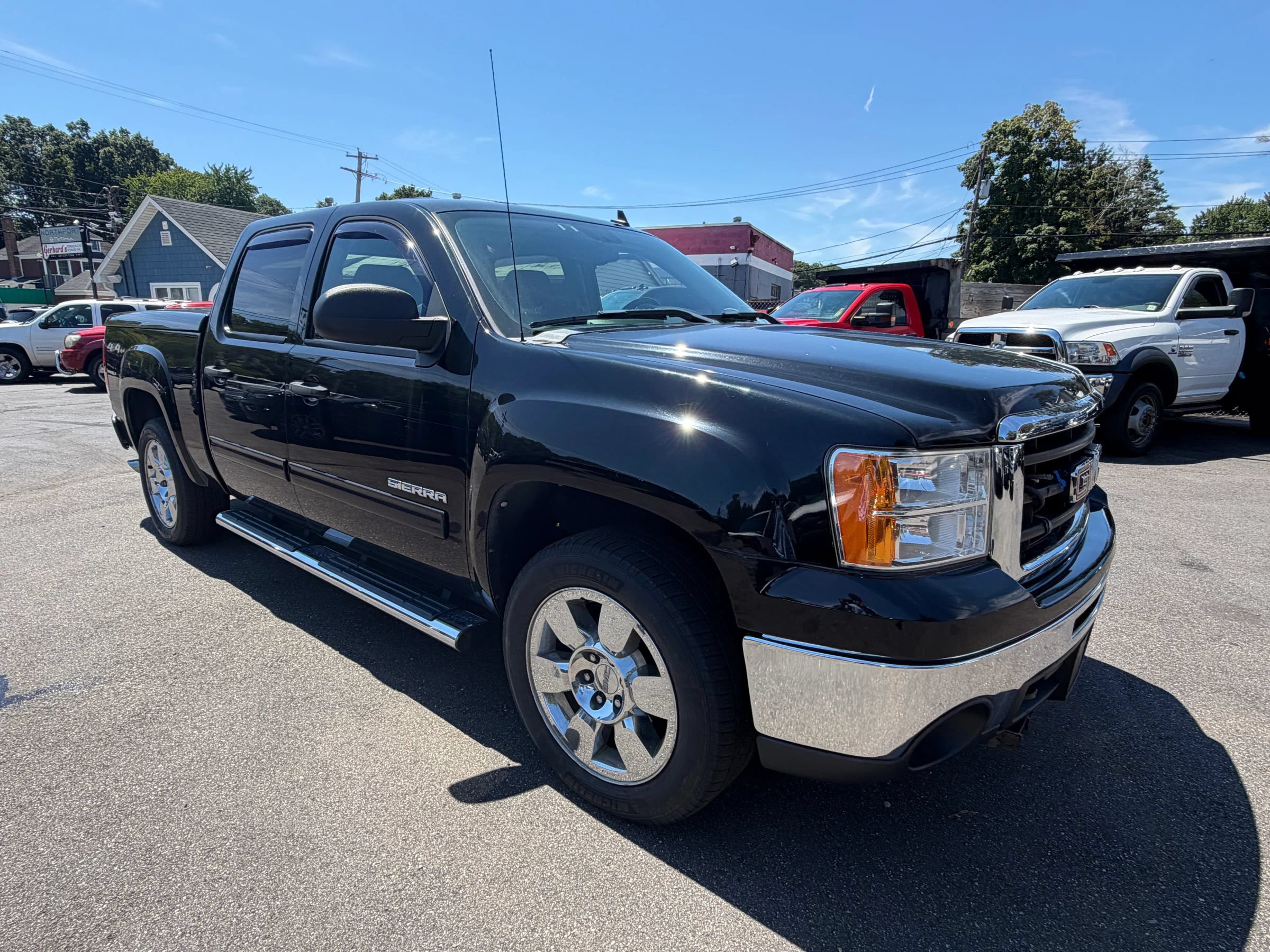 Used 2011 GMC Sierra 1500 SLE w/ Power Tech Package AWD/4WD image 7