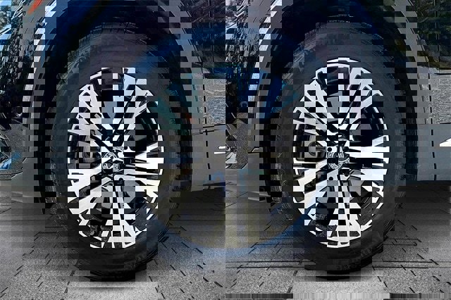 Certified 2025 Mercedes-Benz GLA 250 4MATIC image 38