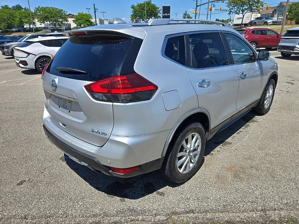 Used 2020 Nissan Rogue SV AWD/4WD image 3