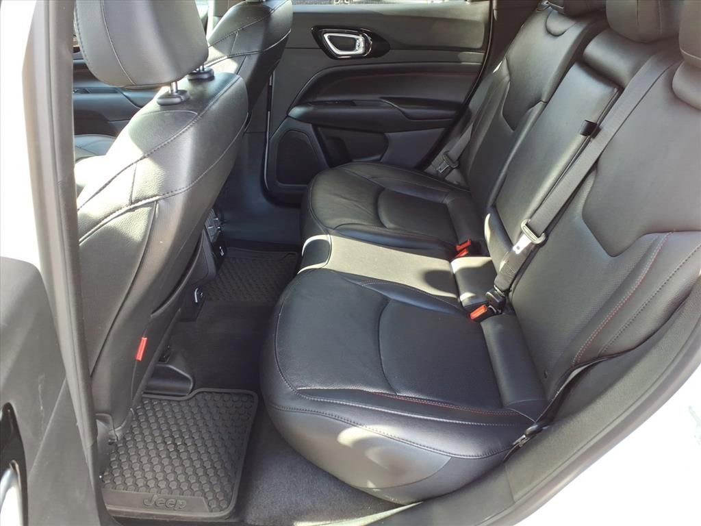 Used 2025 Jeep Compass Trailhawk w/ Trailhawk Elite Group image 12