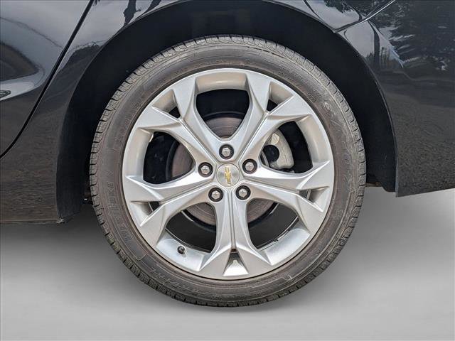 Used 2017 Chevrolet Cruze Premier FWD image 9