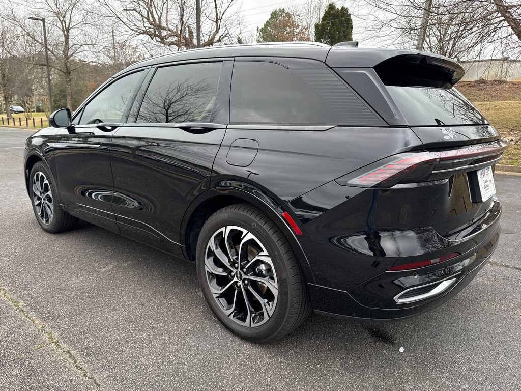 Used 2025 Lincoln Nautilus Reserve image 7