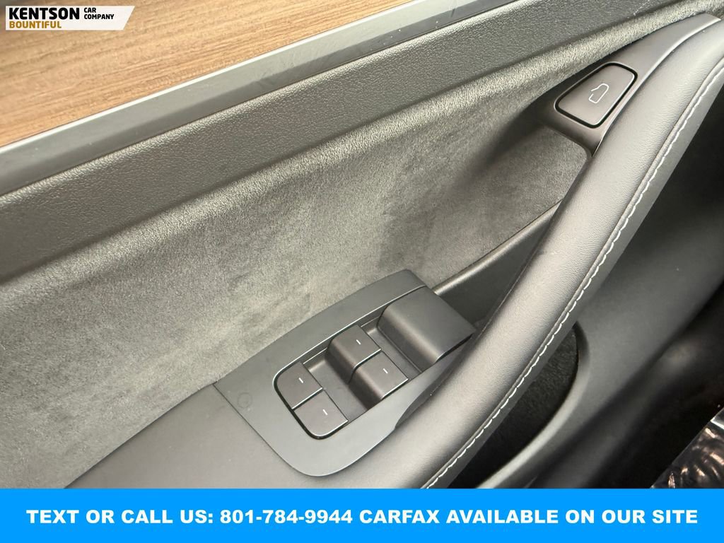 Used 2025 Tesla Model Y Long Range image 19