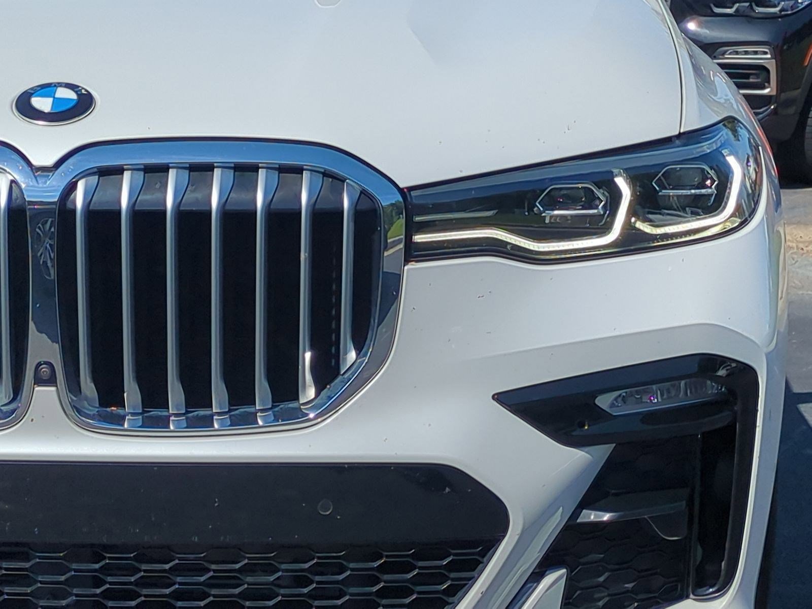Used 2022 BMW X7 xDrive40i w/ M Sport Package AWD/4WD image 6