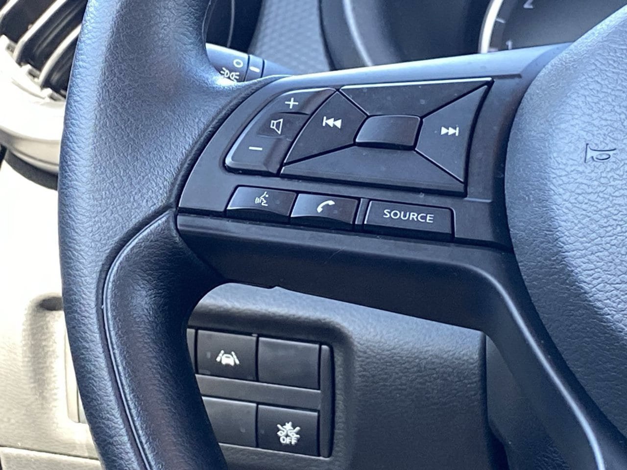 Certified 2025 Nissan Kicks Play S FWD image 25
