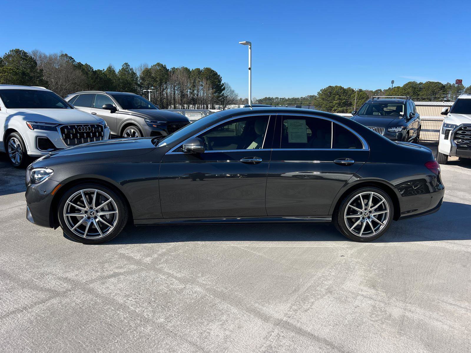 Used 2022 Mercedes-Benz E 350 Sedan image 8