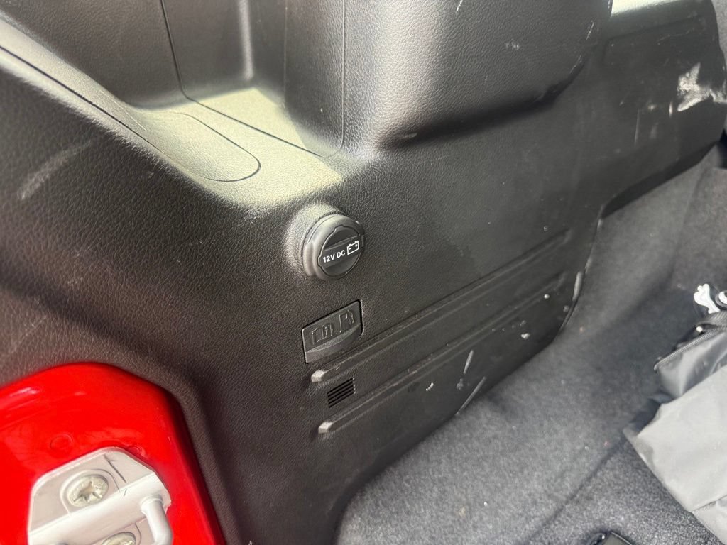 Used 2025 Jeep Wrangler Unlimited Sahara w/ Safety Group AWD/4WD image 52