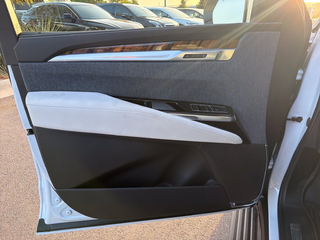 New 2026 Cadillac Escalade ESV Platinum Luxury w/ LPO, Floor Liner Package AWD/4WD image 16