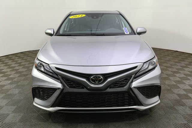 Used 2024 Toyota Camry XSE FWD image 4