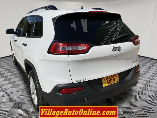 Used 2017 Jeep Cherokee Sport w/ Cold Weather Group FWD image 16