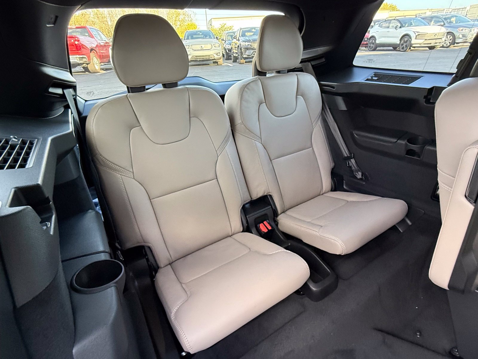 New 2027 Volvo XC90 B6 Ultra AWD/4WD image 17