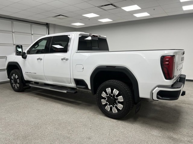 Used 2024 GMC Sierra 2500 Denali image 8