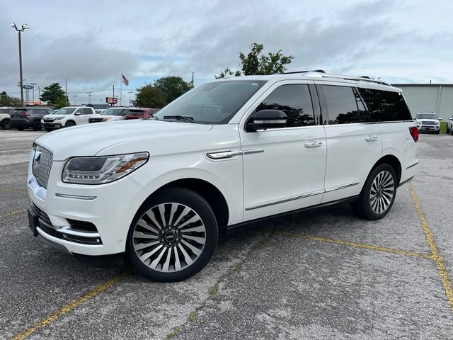 Used 2020 Lincoln Navigator Reserve w/ Luxury Package AWD/4WD image 2