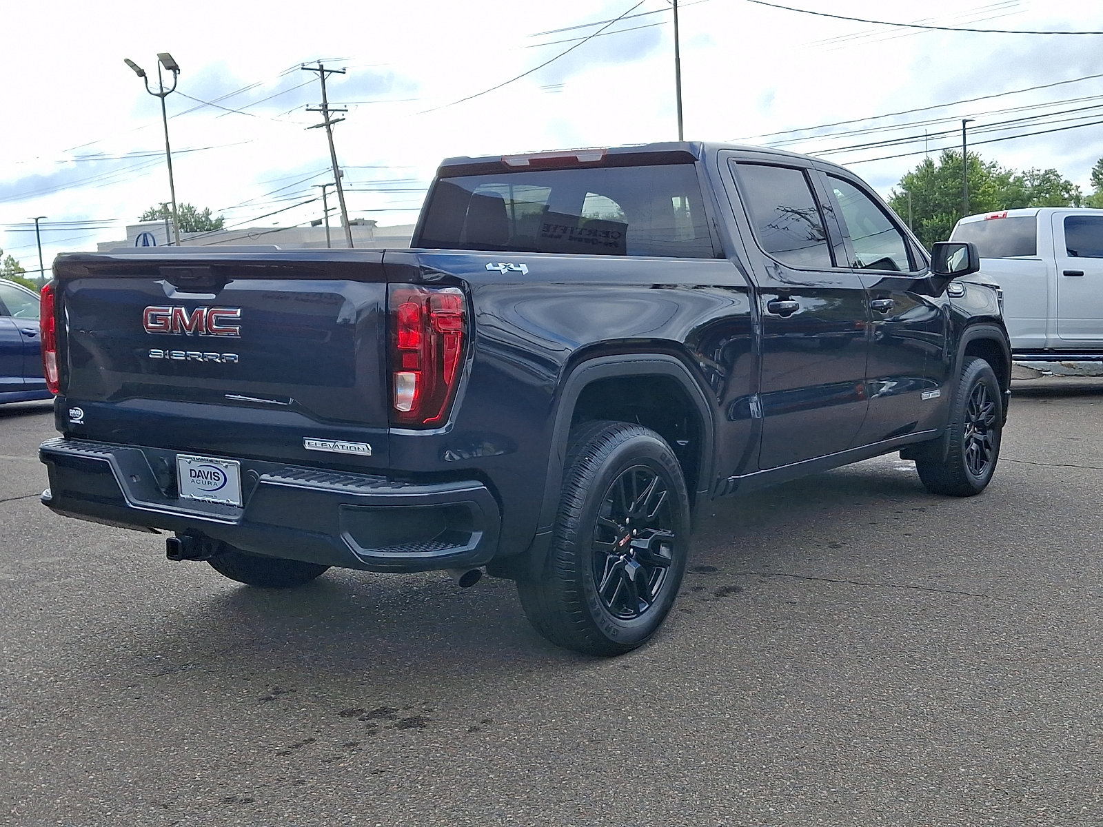 Used 2025 GMC Sierra 1500 Elevation AWD/4WD image 4