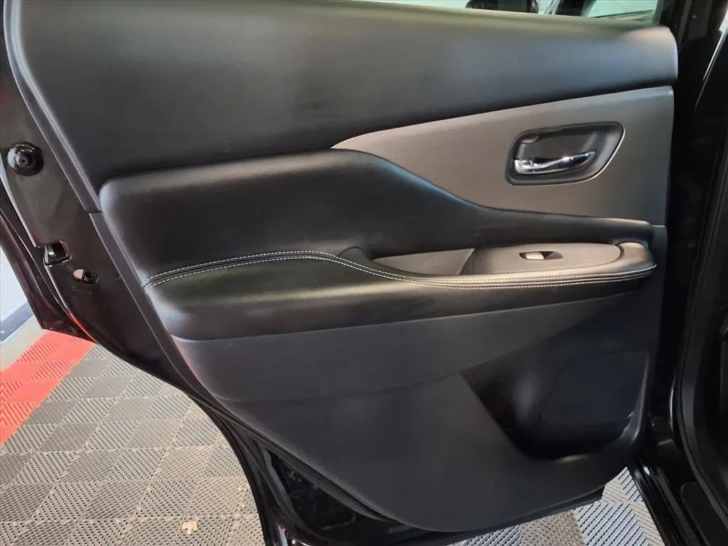 Used 2023 Nissan Murano SV AWD/4WD image 15