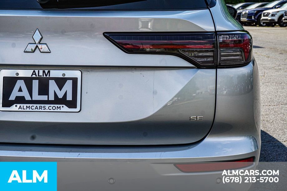 Used 2025 Mitsubishi Outlander SE FWD image 13