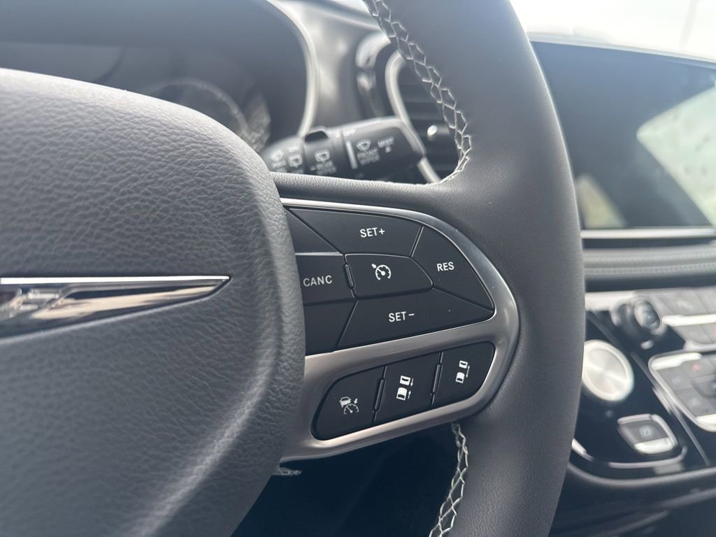 New 2026 Chrysler Pacifica Select FWD image 26