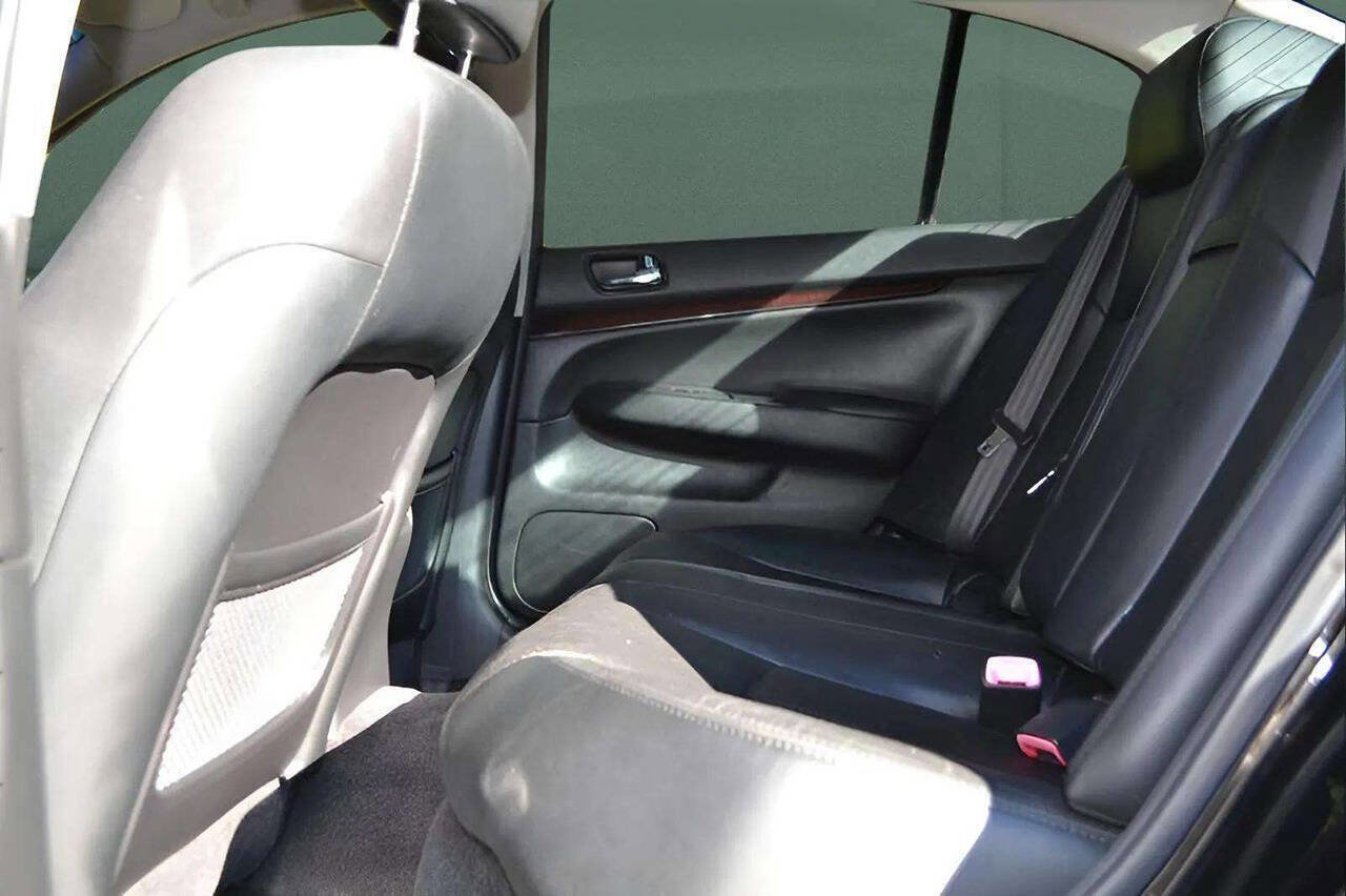 Used 2013 INFINITI G37 Journey w/ Premium Pkg image 19