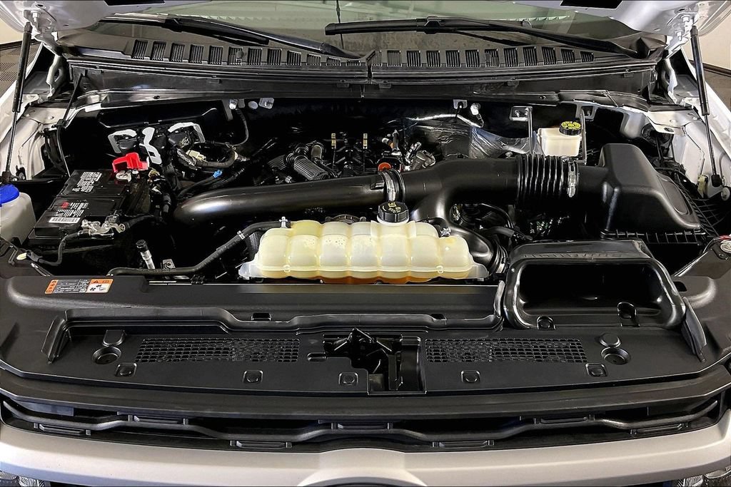 Used 2024 Ford Expedition XLT RWD image 13