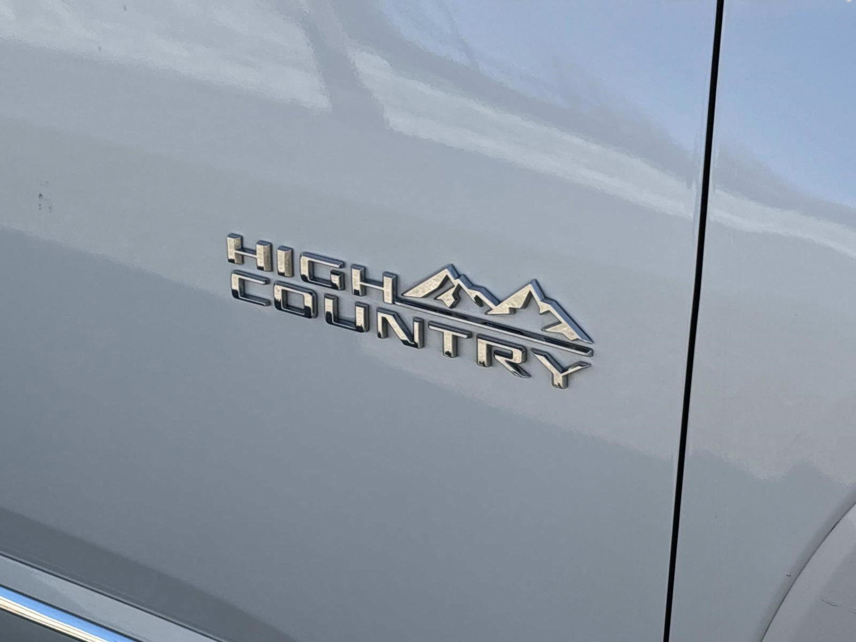 Used 2023 Chevrolet Traverse High Country w/ LPO, Cargo Package image 10