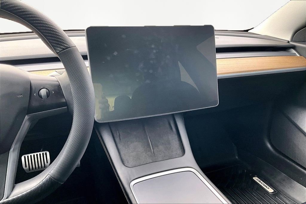 Used 2021 Tesla Model 3 Standard Range Plus image 3