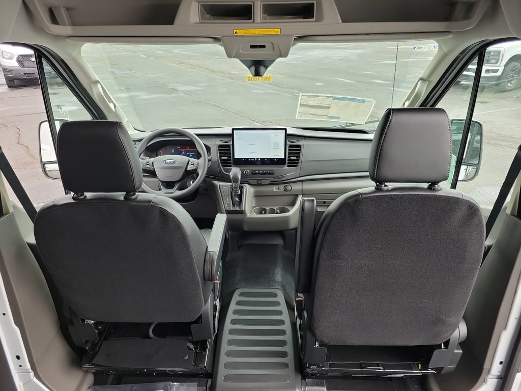 New 2026 Ford Transit 250 148 Medium Roof w/ Load Area Protection Package RWD image 20