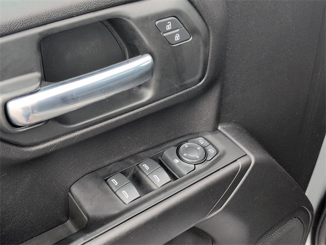 Used 2023 Chevrolet Silverado 1500 Custom image 16
