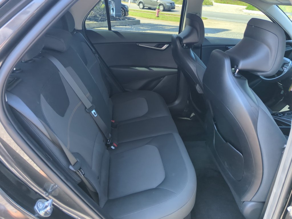Used 2025 Kia Niro LX FWD image 31