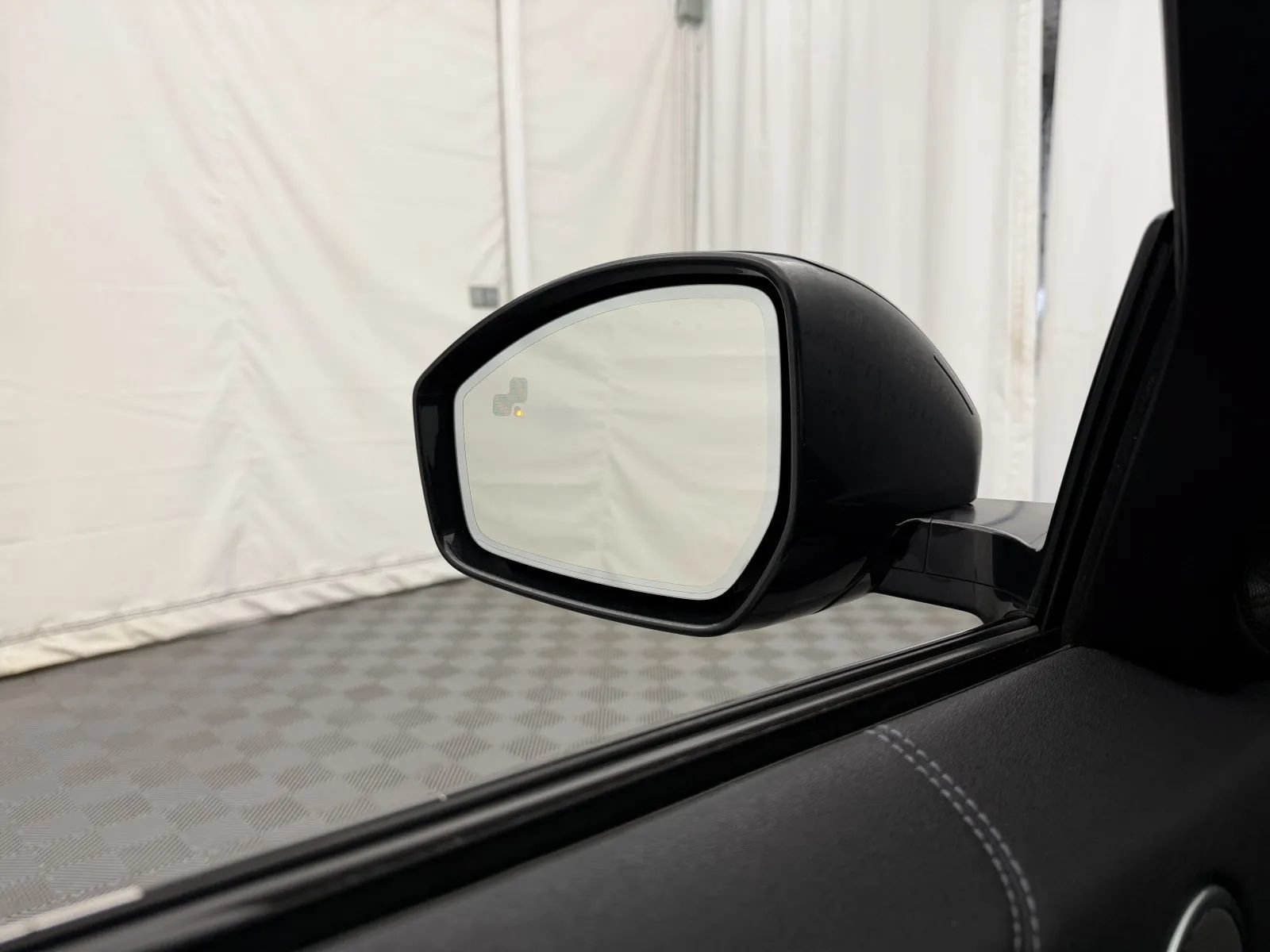 Used 2018 Land Rover Range Rover Evoque Landmark Edition AWD/4WD image 20