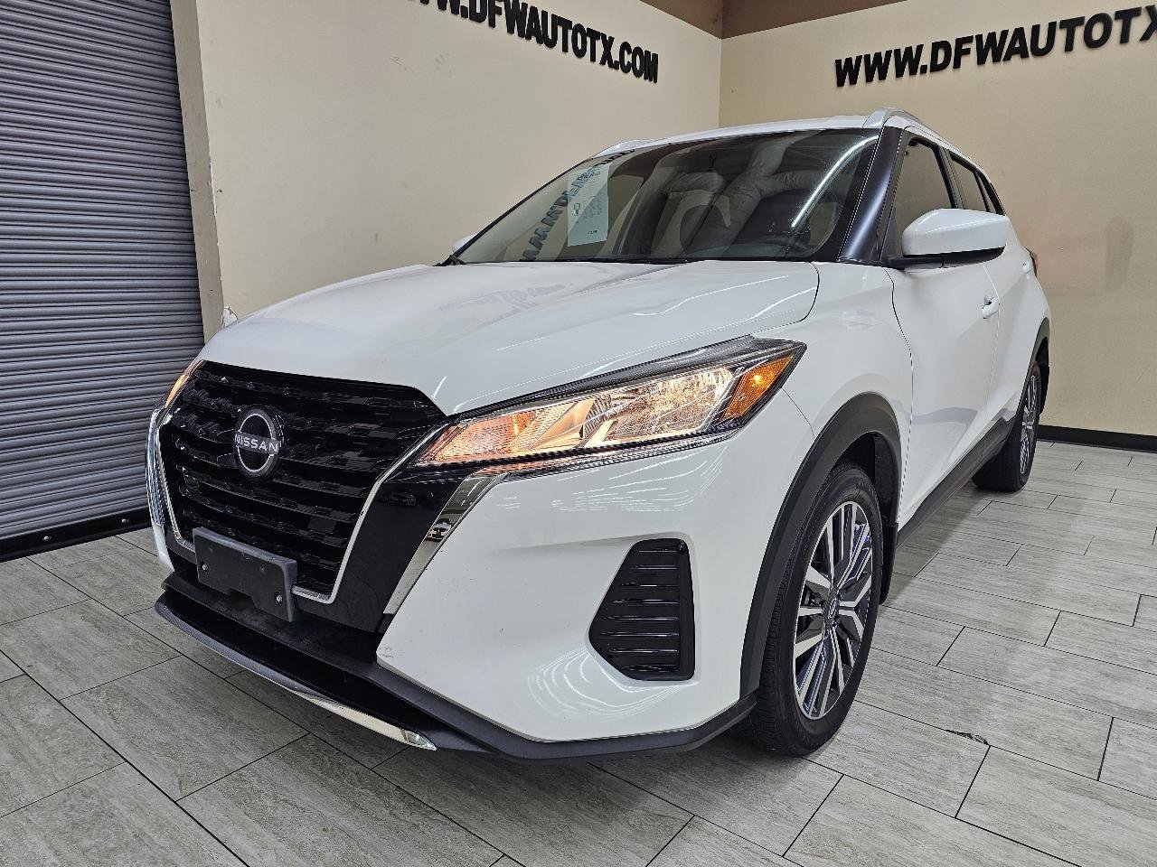 Used 2024 Nissan Kicks SV image 2