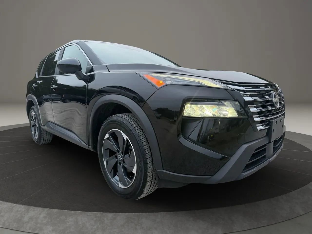 Used 2024 Nissan Rogue SV image 7