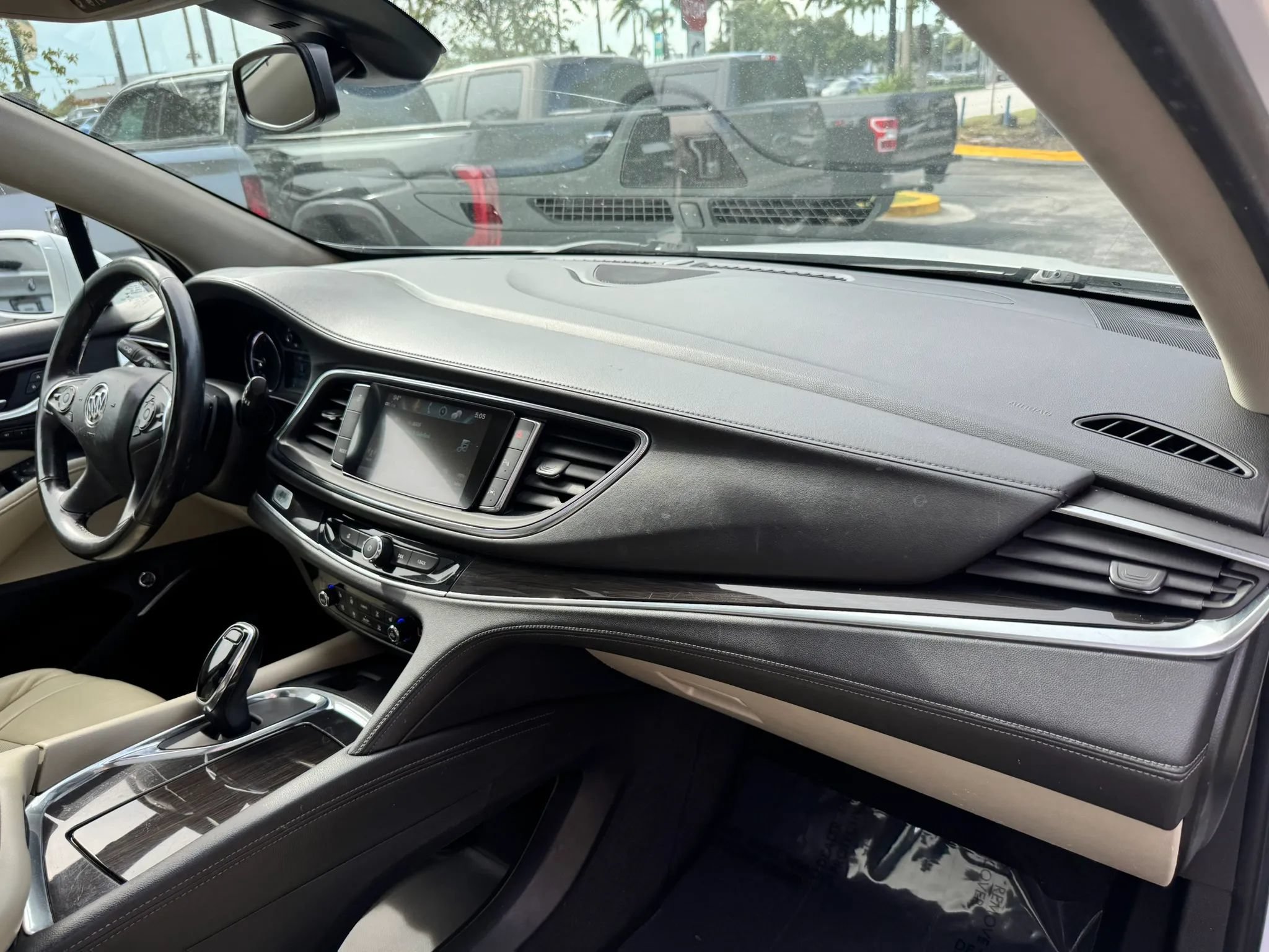Used 2019 Buick Enclave Premium w/ Experience Buick Package FWD image 19