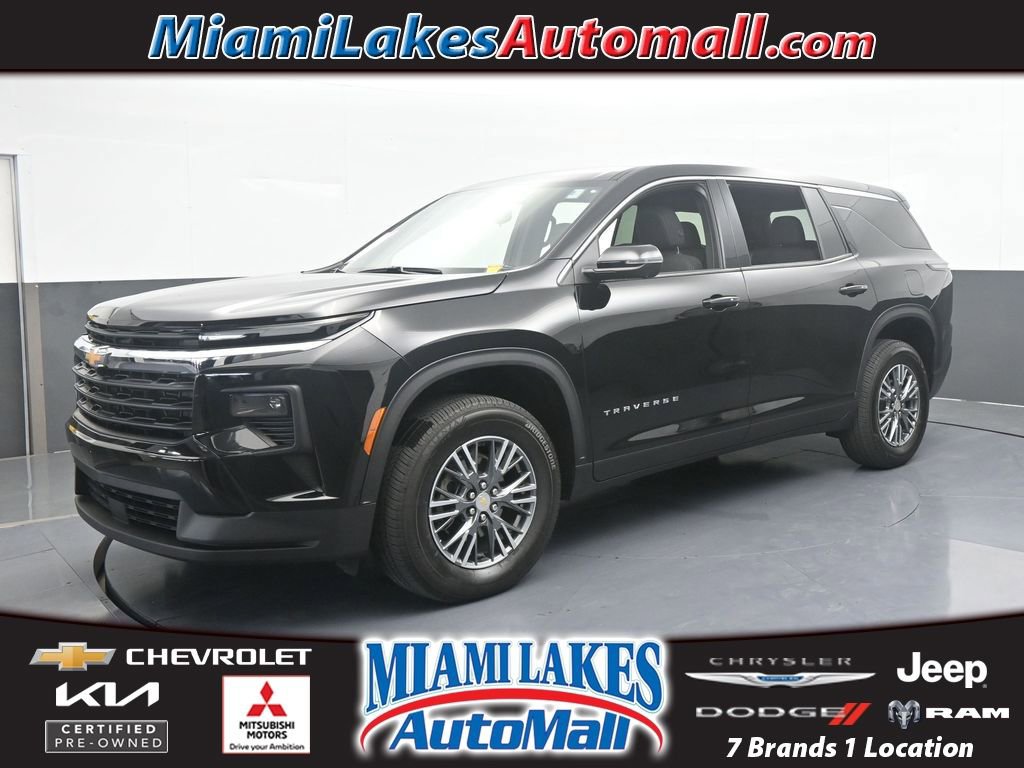 Used 2024 Chevrolet Traverse LS image 1