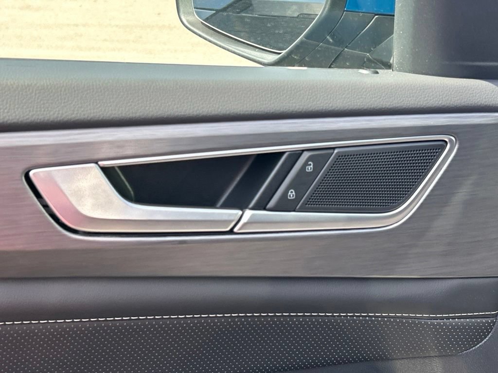 New 2026 Volkswagen Atlas Cross Sport SE FWD image 18