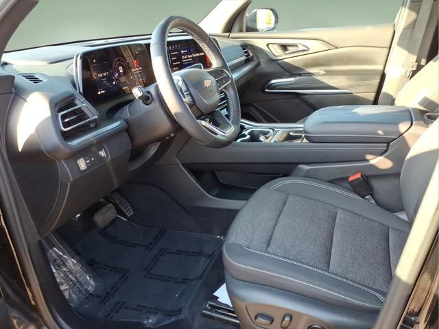 Used 2024 Chevrolet Traverse LT w/ Trailering Package FWD image 11