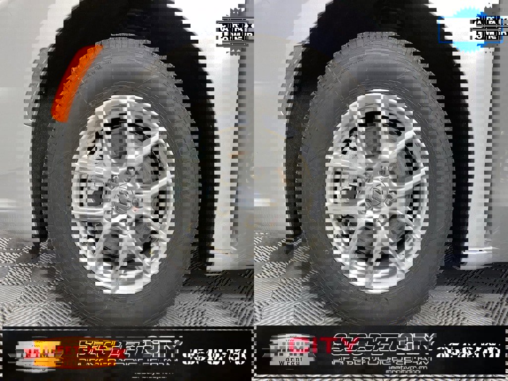 Used 2024 Chrysler Pacifica Touring-L image 9