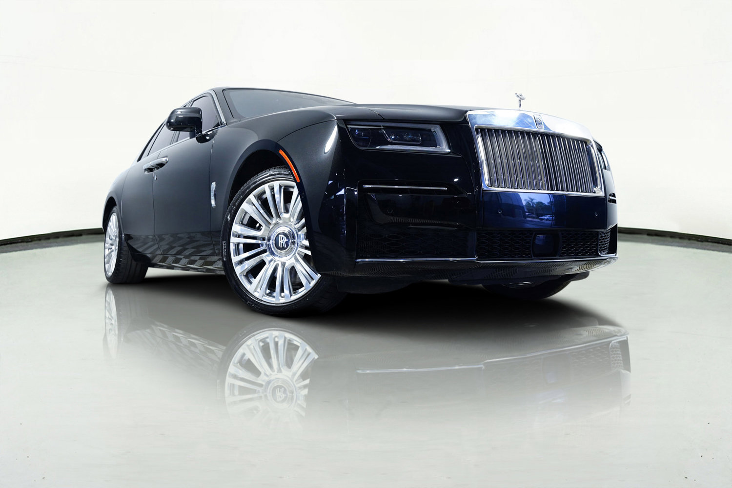 Used 2022 Rolls-Royce Ghost image 4