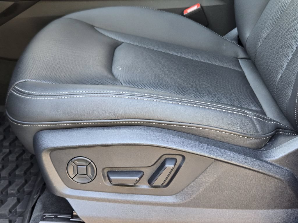 Used 2026 Audi Q8 Premium Plus w/ Premium Plus Package AWD/4WD image 31